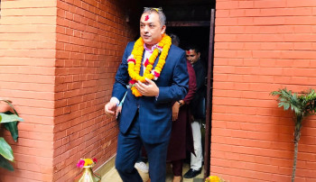 पूर्व स्वास्थ्यमन्त्री गगन थापाद्वारा काठमाडौं-४ मा उम्मेदवारी दर्ता 